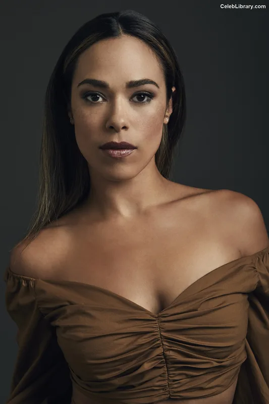 Jessica Camacho photo 9 of 40