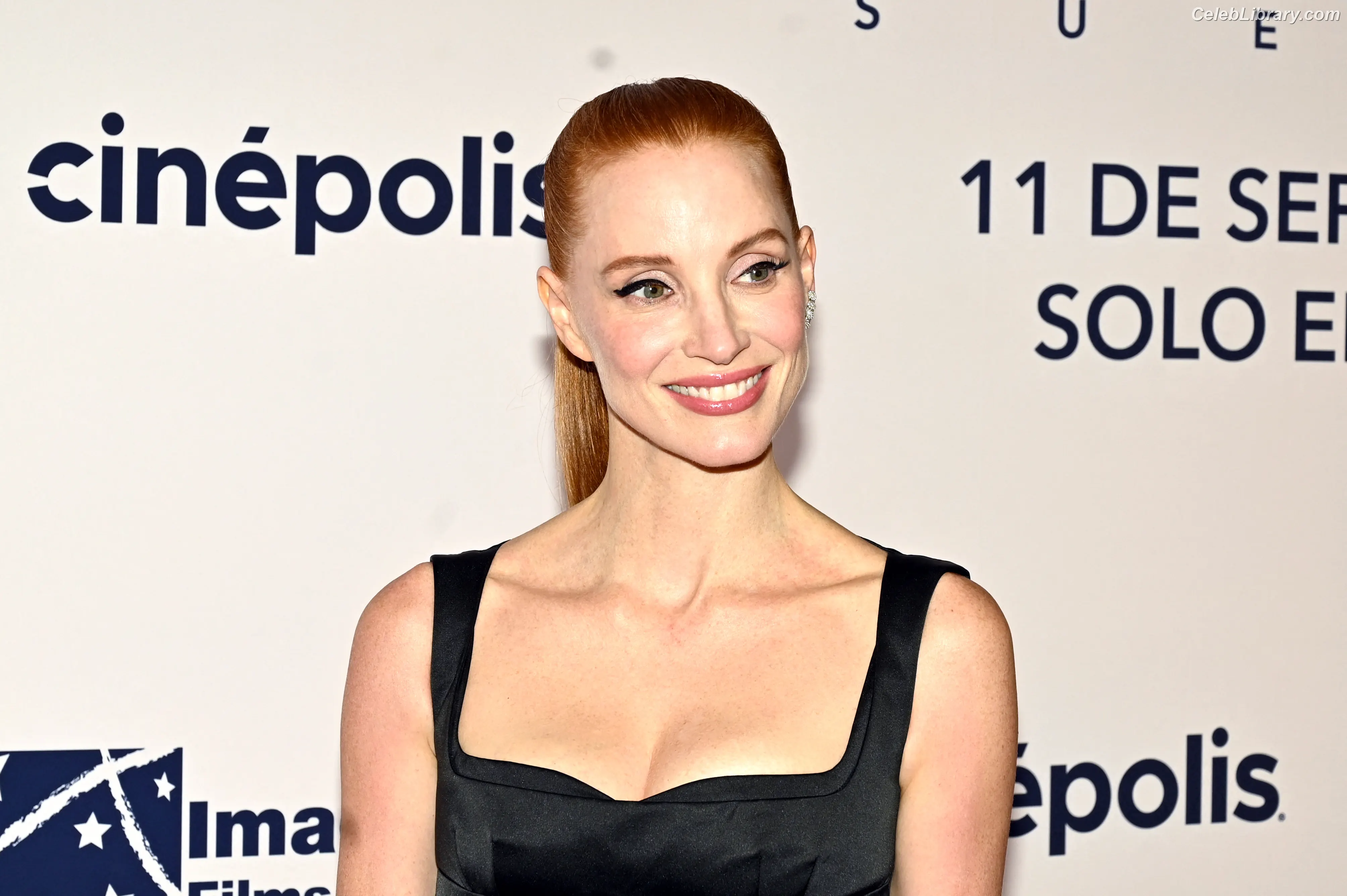 Jessica Chastain photo 10 of 1061