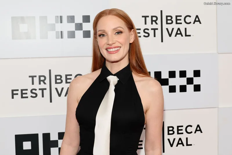 Jessica Chastain photo 1 of 1062