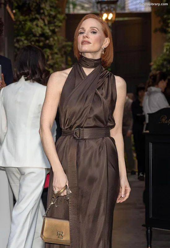 Jessica Chastain photo 2 of 1062