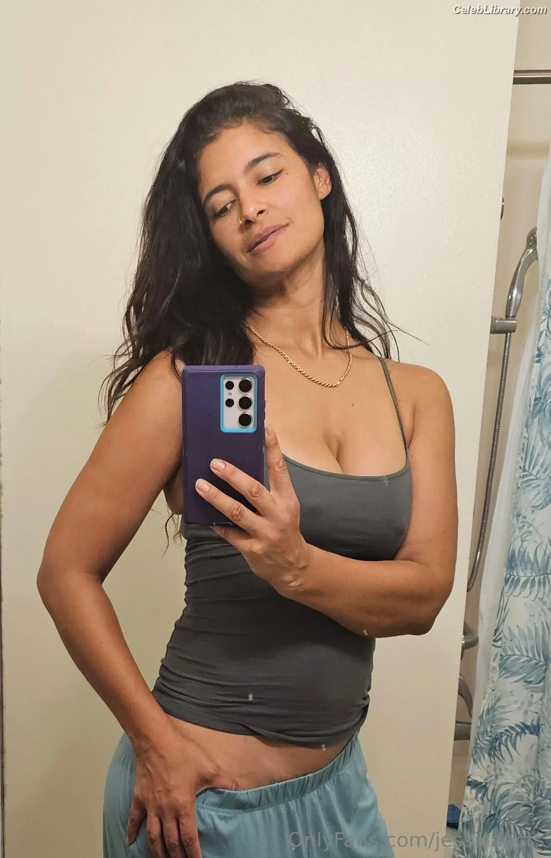 Jessica Clark photo 5 of 42
