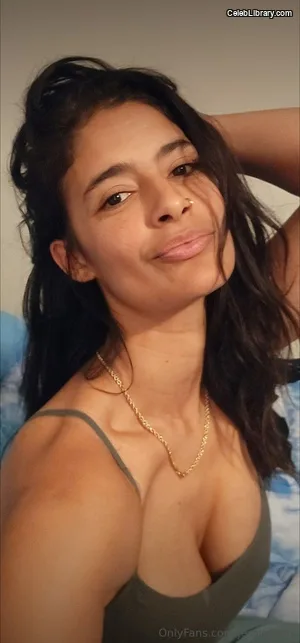 Jessica Clark photo 8 of 39