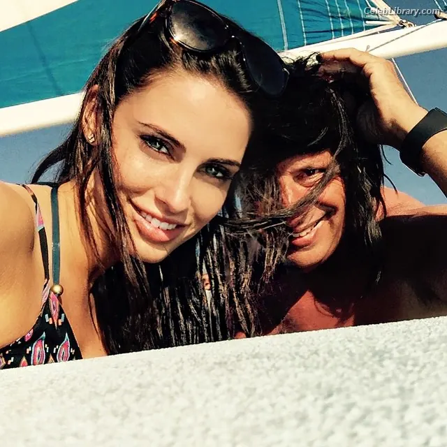 Jessica Lowndes photo 17 of 228