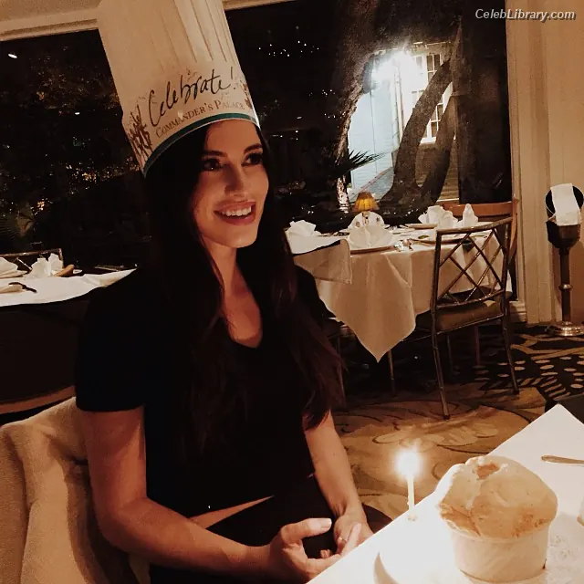 Jessica Lowndes photo 2 of 228