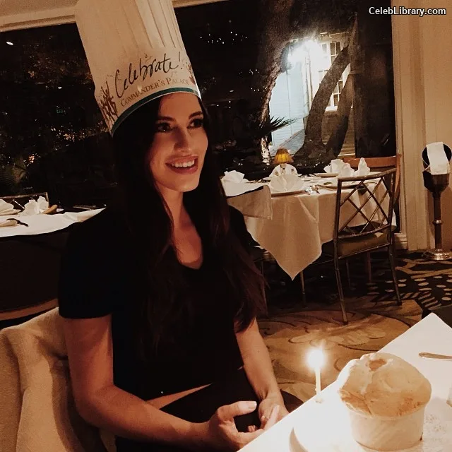 Jessica Lowndes photo 2 of 229