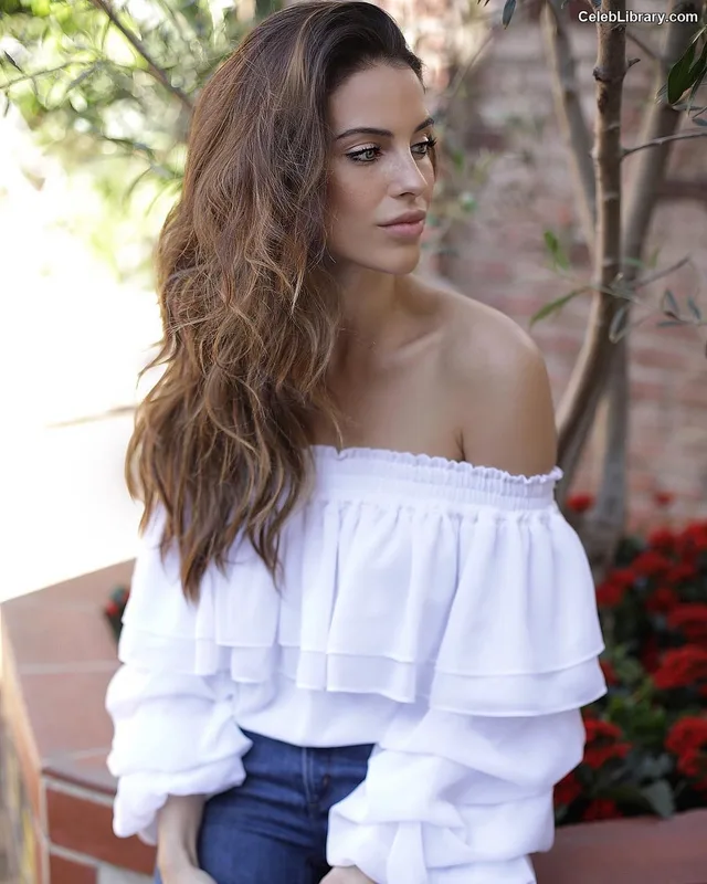 Jessica Lowndes photo 21 of 229