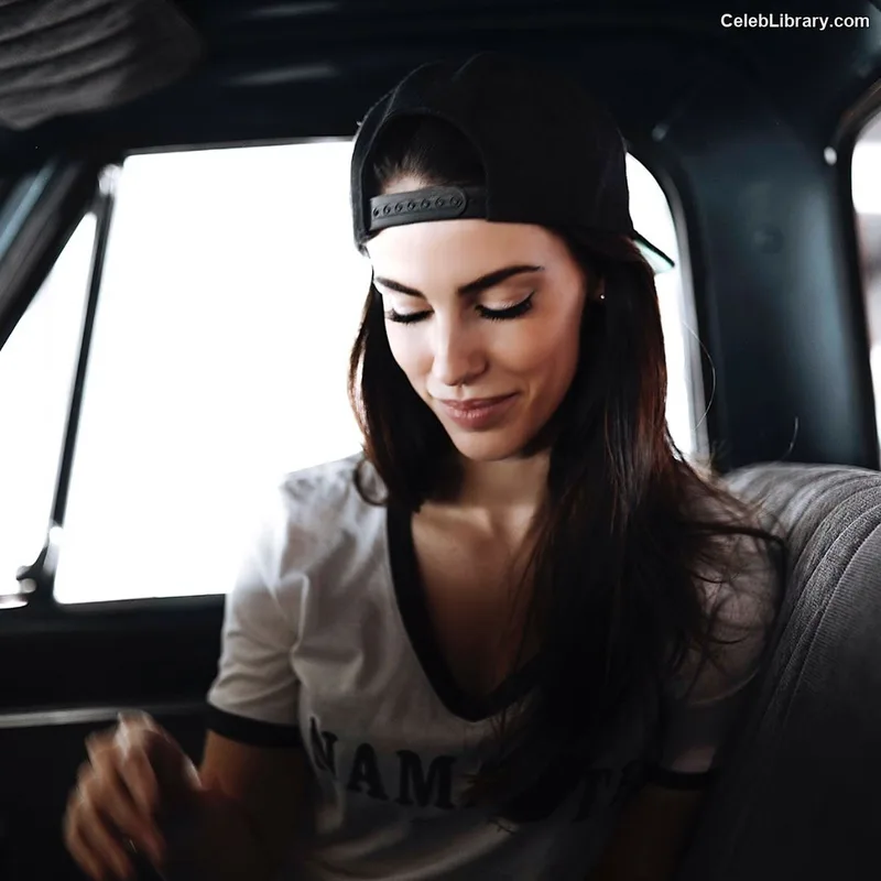 Jessica Lowndes photo 2 of 229