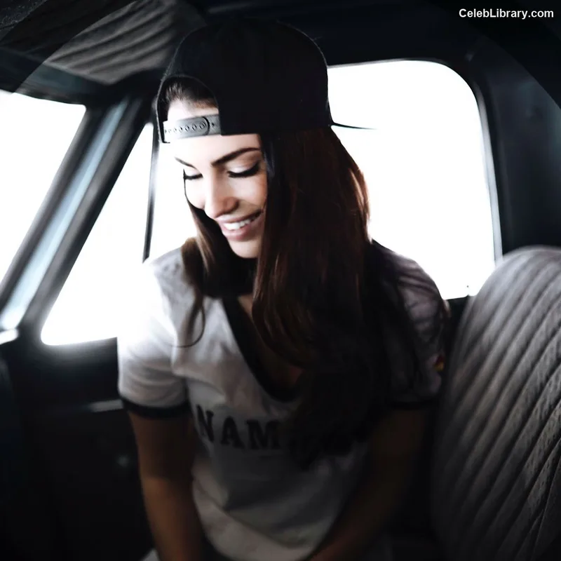 Jessica Lowndes photo 3 of 229
