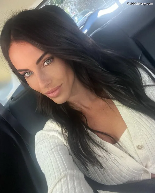 Jessica Lowndes photo 23 of 229