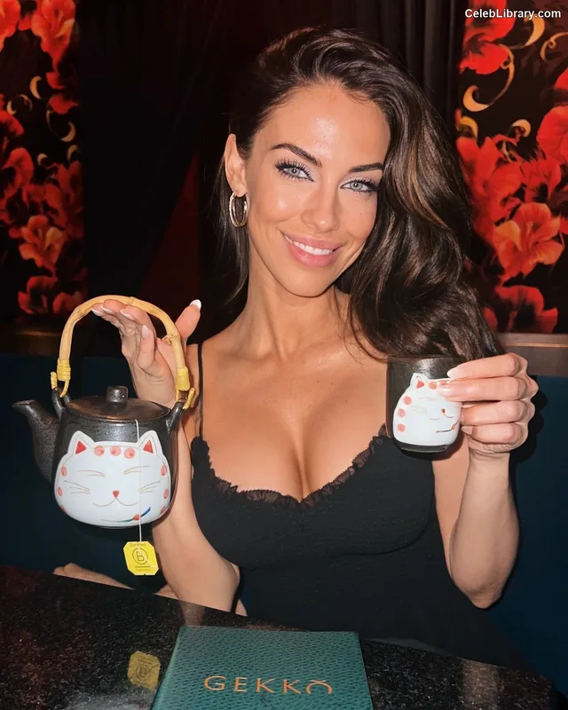Jessica Lowndes photo 11 of 229