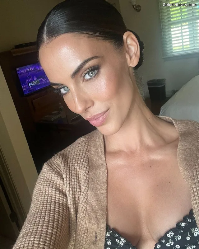 Jessica Lowndes photo 4 of 229