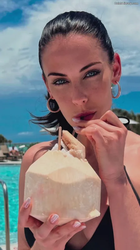 Jessica Lowndes photo 10 of 229