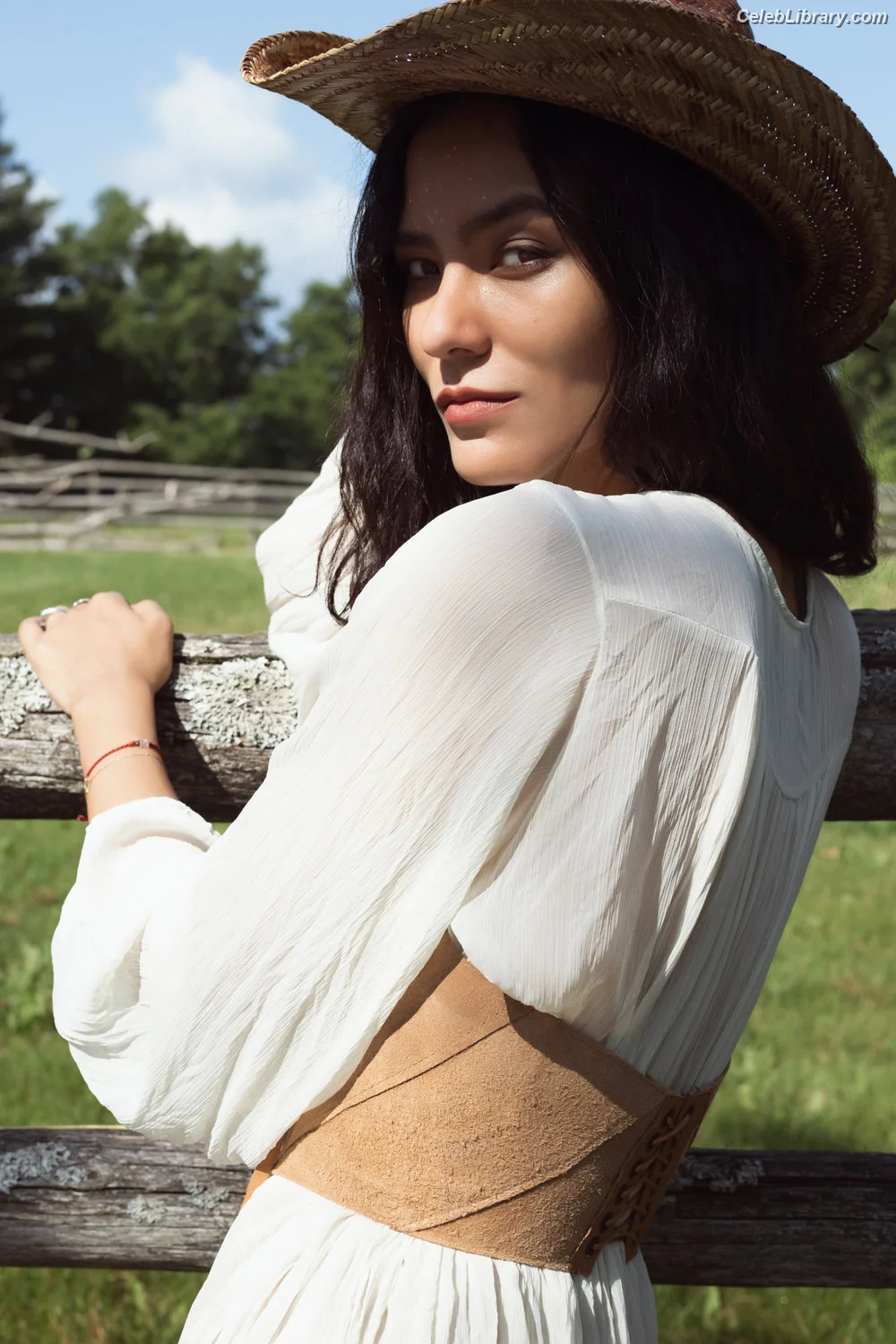 Jessica Matten photo 1 of 54
