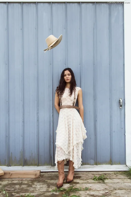 Jessica Matten photo 5 of 55