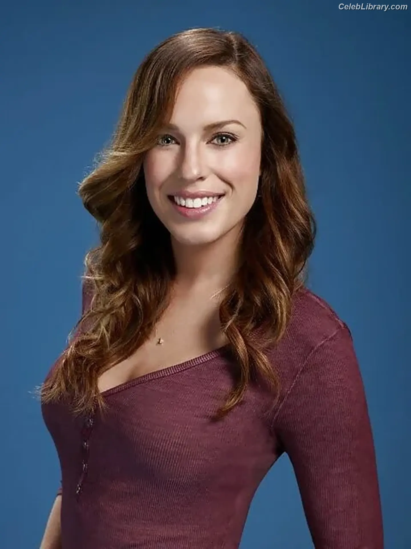 Jessica McNamee photo 17 of 56