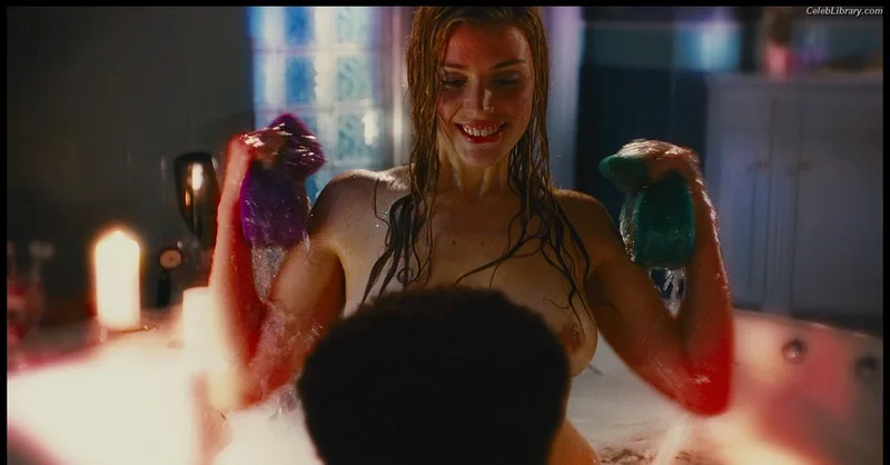 Jessica Paré photo 2 of 4
