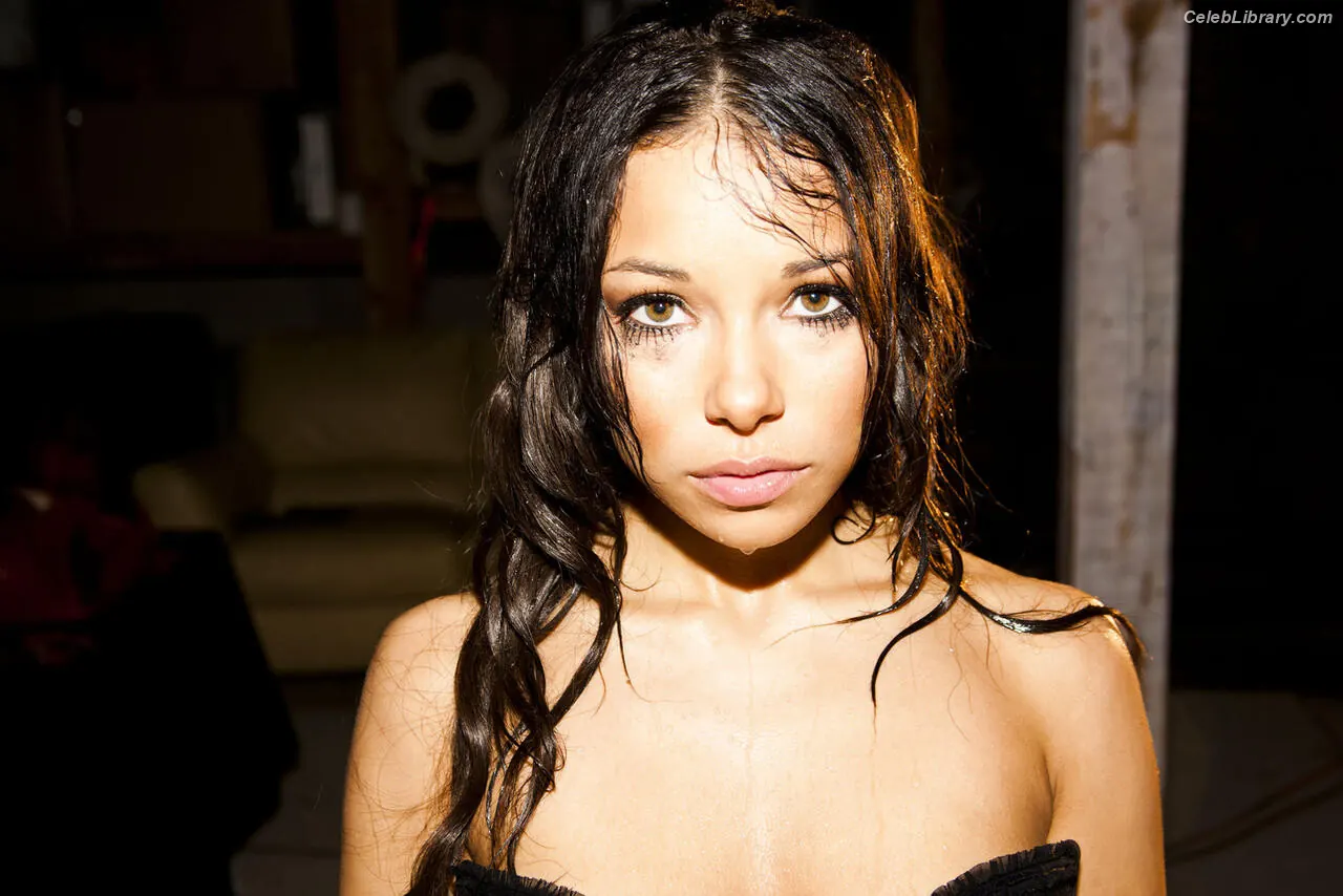 Jessica Parker Kennedy photo 11 of 97