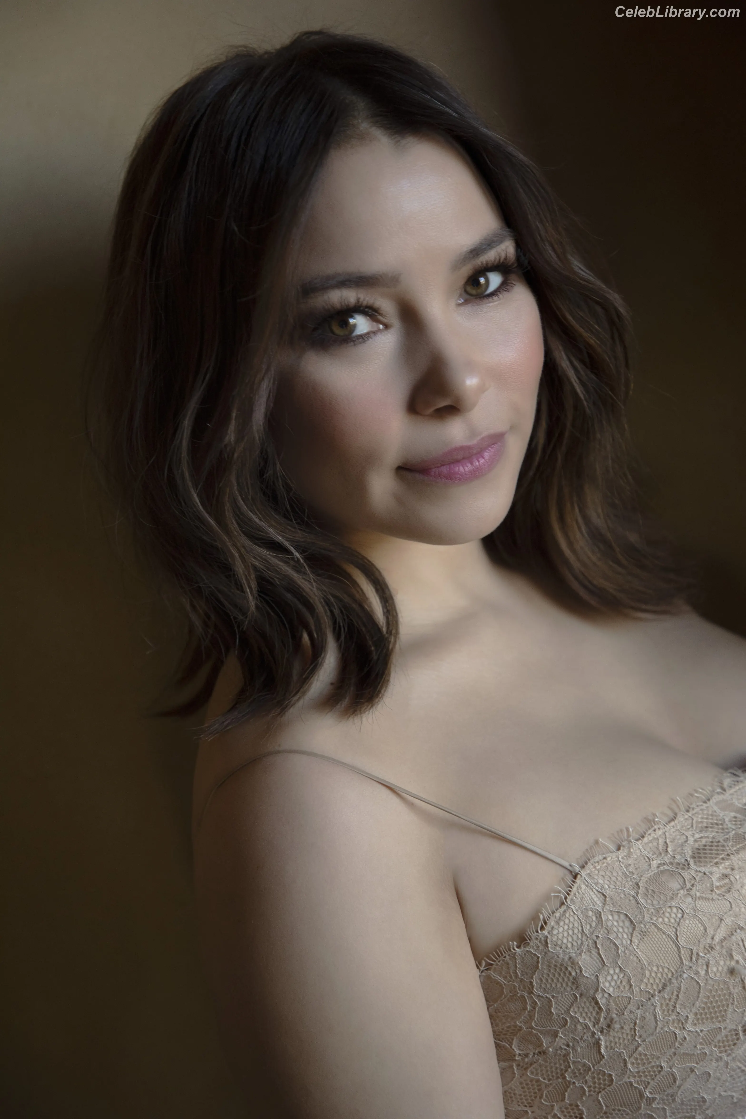 Jessica Parker Kennedy photo 21 of 97