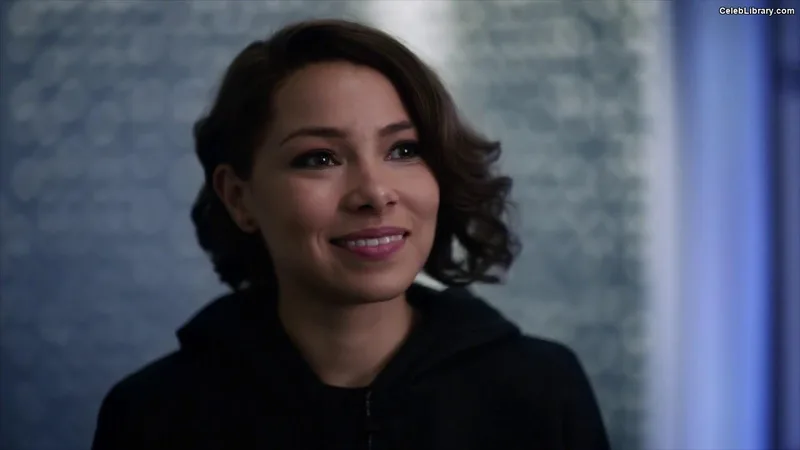 Jessica Parker Kennedy photo 17 of 95