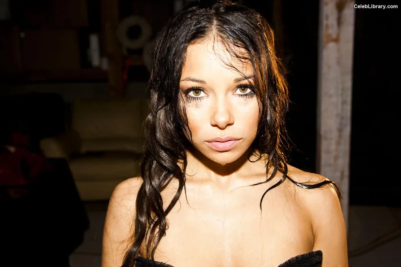 Jessica Parker Kennedy photo 8 of 95