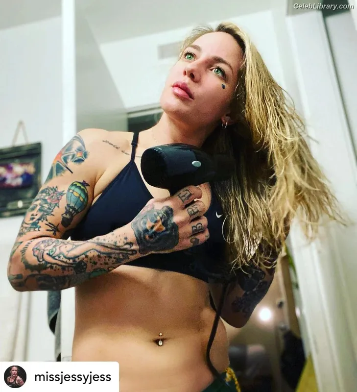 Jessica-Rose Clark photo 10 of 30