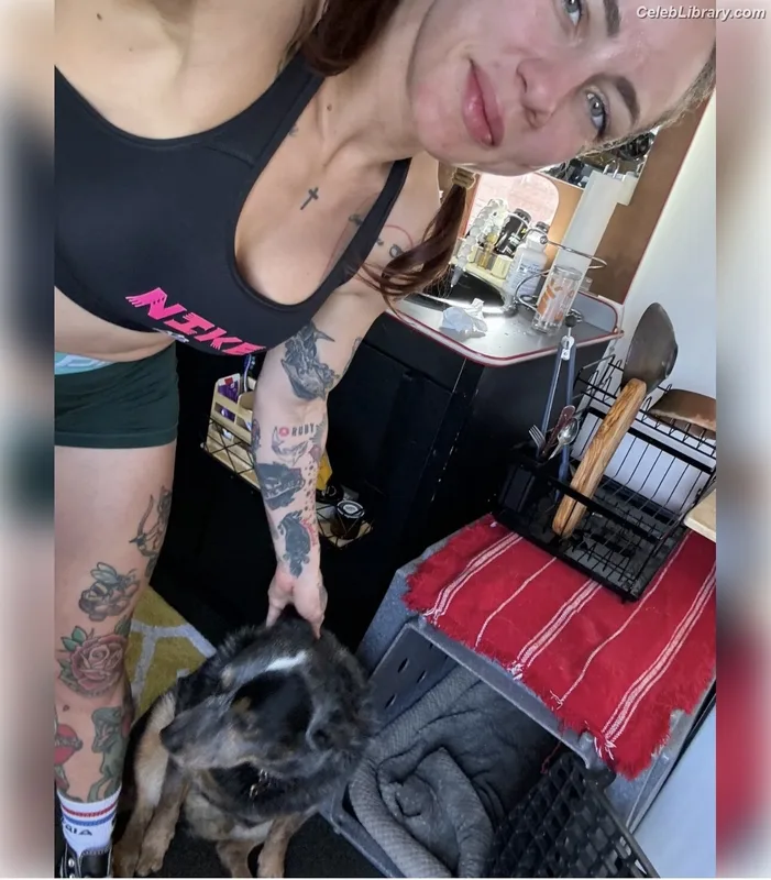 Jessica-Rose Clark photo 15 of 30