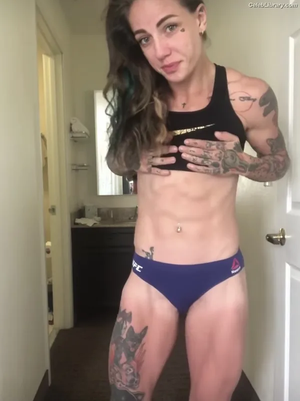 Jessica-Rose Clark photo 4 of 30