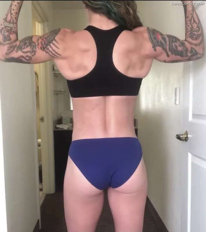 Jessica-Rose Clark photo 6 of 30