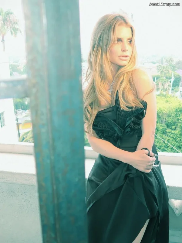 Jessica Simpson photo 3 of 677