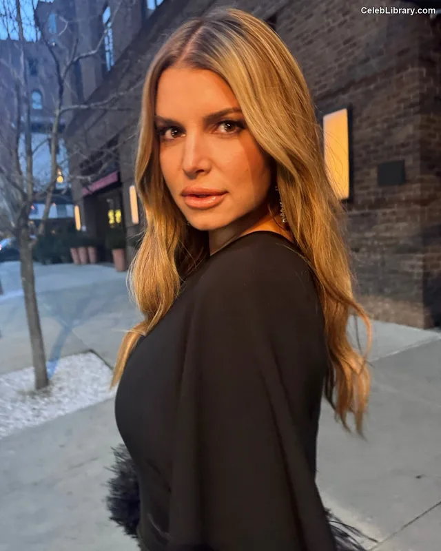 Jessica Simpson photo 11 of 677