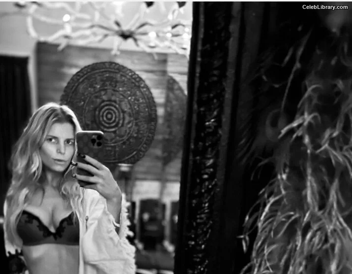 Jessica Simpson photo 16 of 677