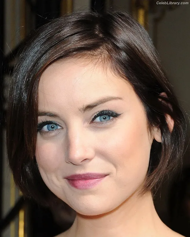 Jessica Stroup photo 21 of 45