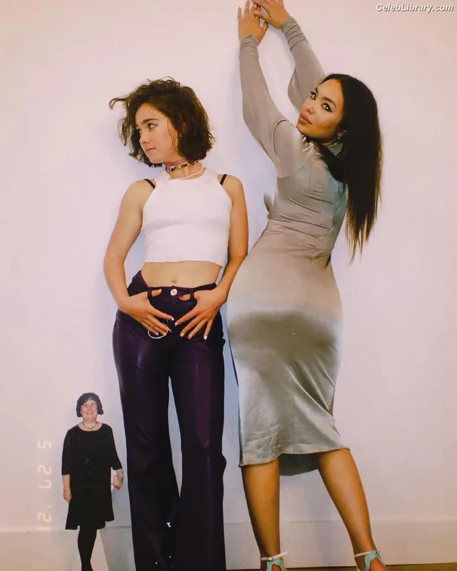Jessica Sula photo 4 of 10