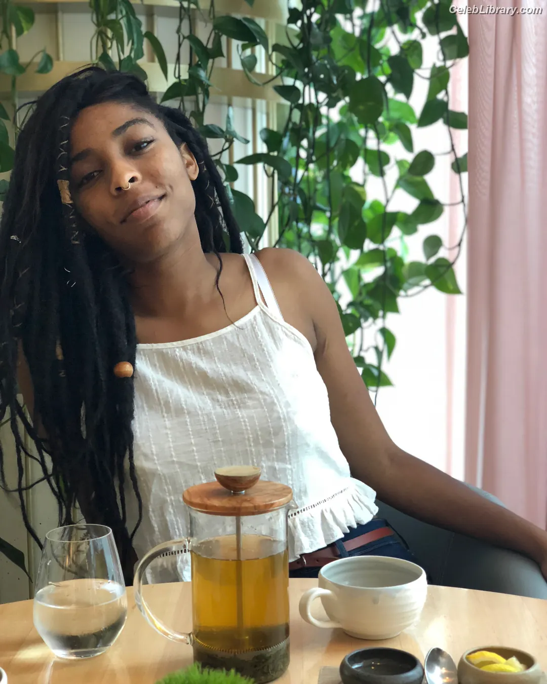 Jessica Williams photo 11 of 65