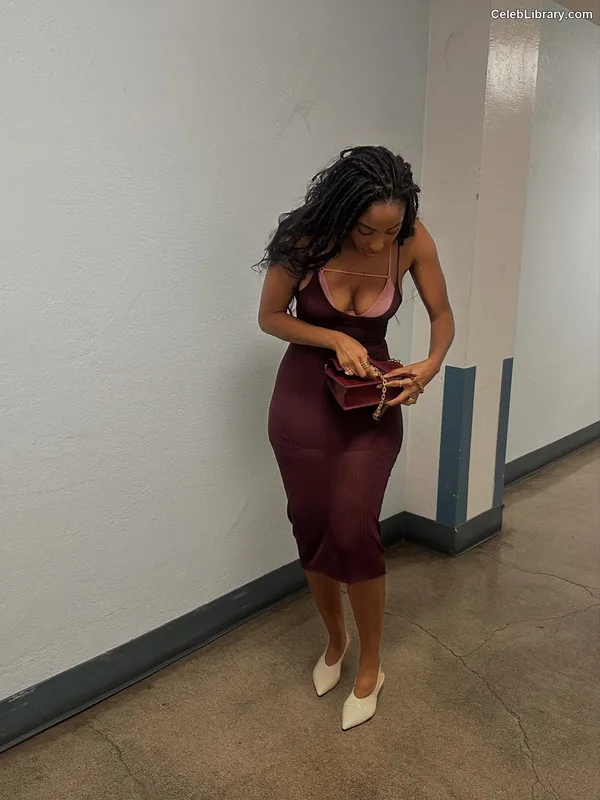 Jessica Williams photo 5 of 66