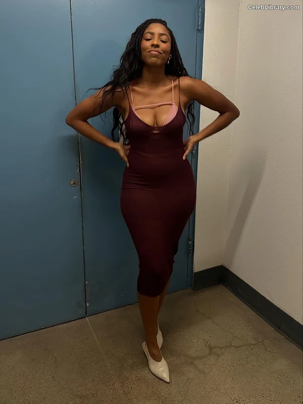 Jessica Williams photo 7 of 66