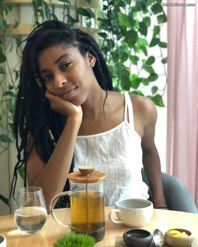 Jessica Williams photo 10 of 66