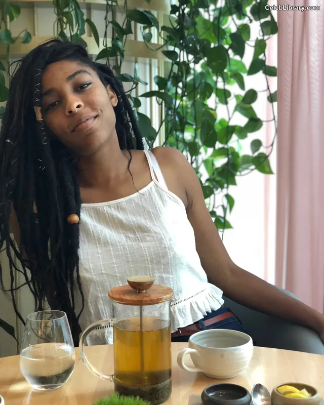 Jessica Williams photo 11 of 66
