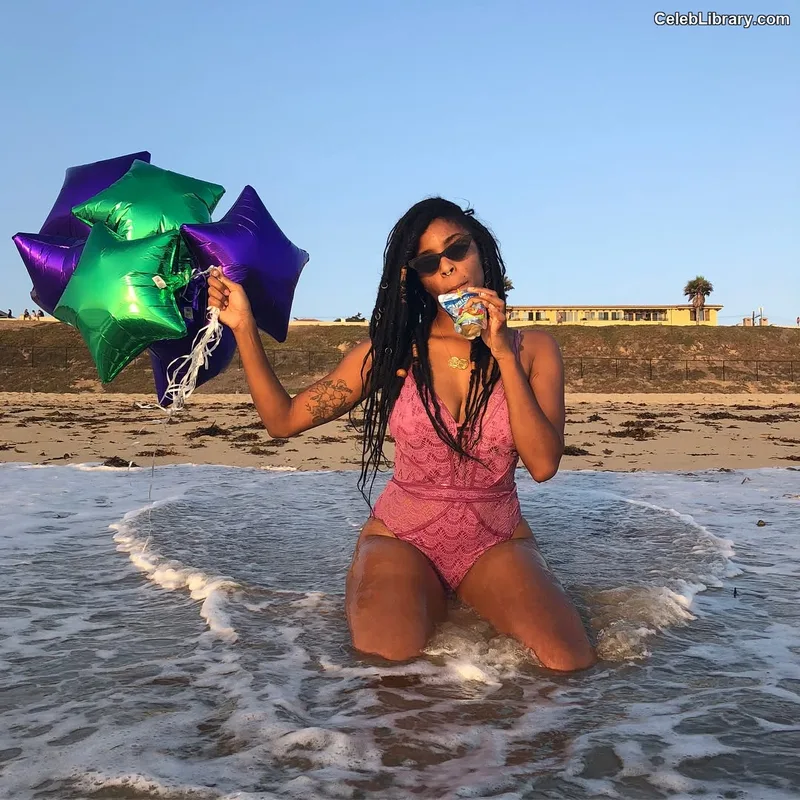 Jessica Williams photo 13 of 66