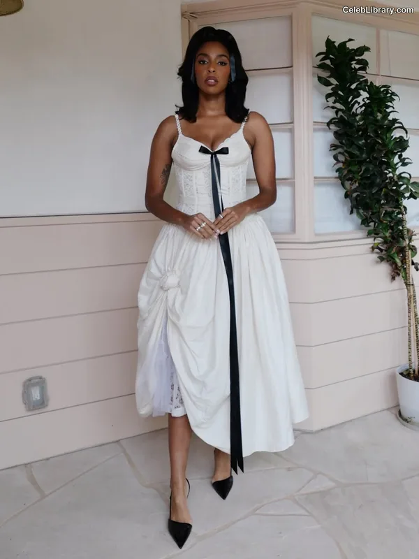 Jessica Williams photo 18 of 66