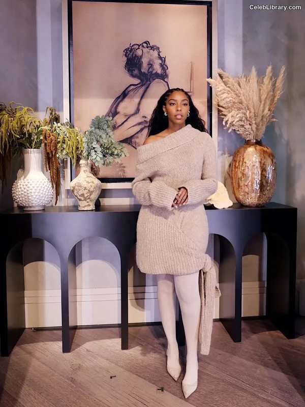 Jessica Williams photo 12 of 66