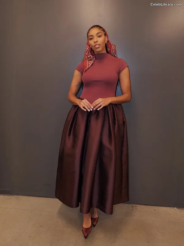 Jessica Williams photo 18 of 66