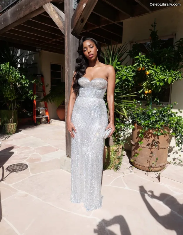 Jessica Williams photo 7 of 66