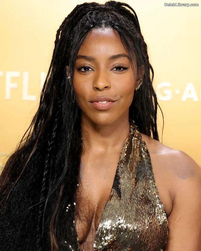 Jessica Williams photo 14 of 66