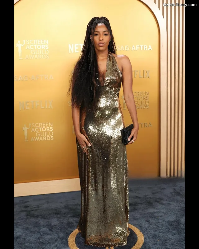 Jessica Williams photo 15 of 66