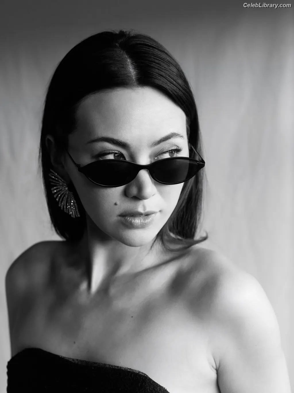 Jessica Yu Li Henwick photo 19 of 374