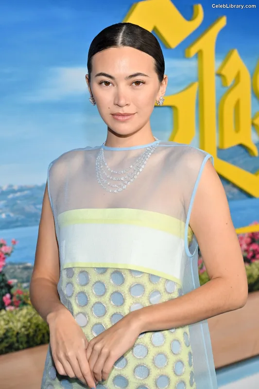 Jessica Yu Li Henwick photo 7 of 375