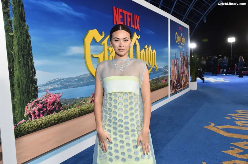 Jessica Yu Li Henwick photo 11 of 375