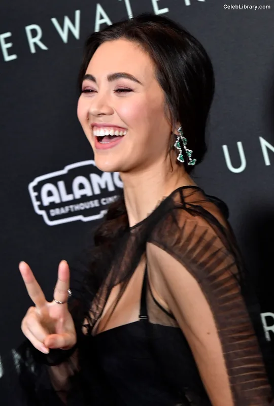 Jessica Yu Li Henwick photo 24 of 375