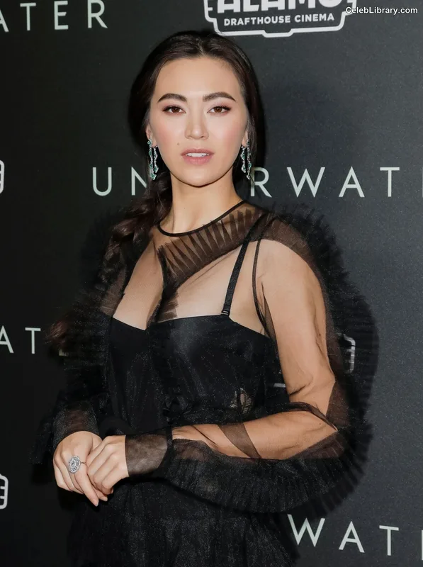 Jessica Yu Li Henwick photo 1 of 375
